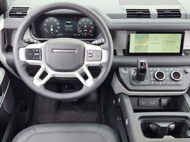 2024 Land Rover Defender thumbnail 27