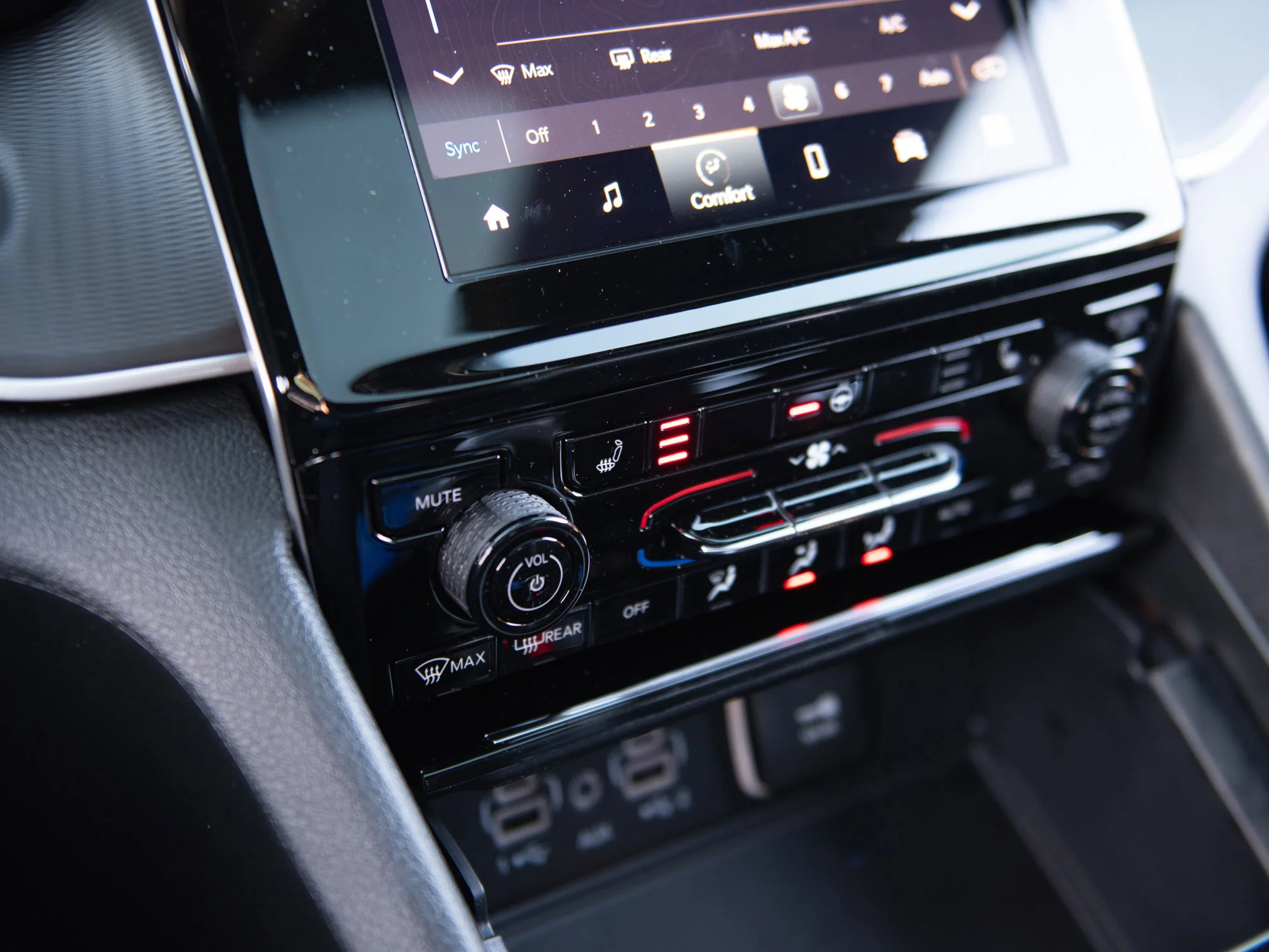 New 2025 Grey Jeep Altitude* image 16