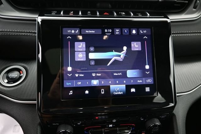 Used 2025 White Jeep Altitude X image 37