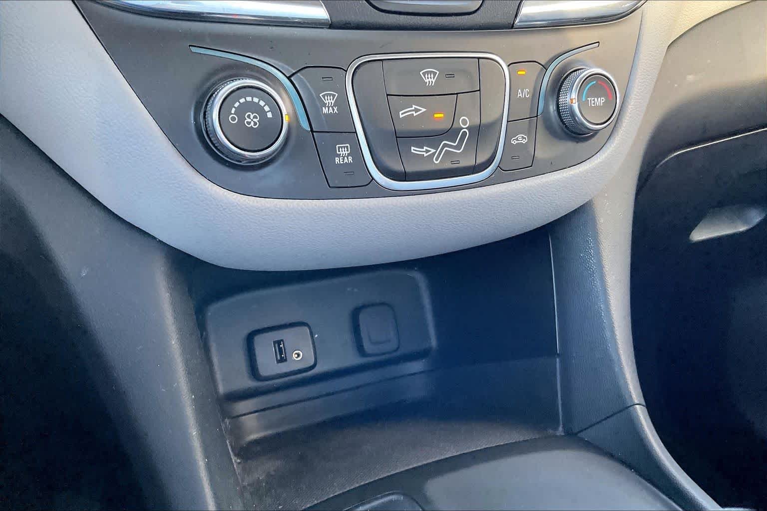 Used 2018 SUMMIT WHITE Chevrolet LS image 32