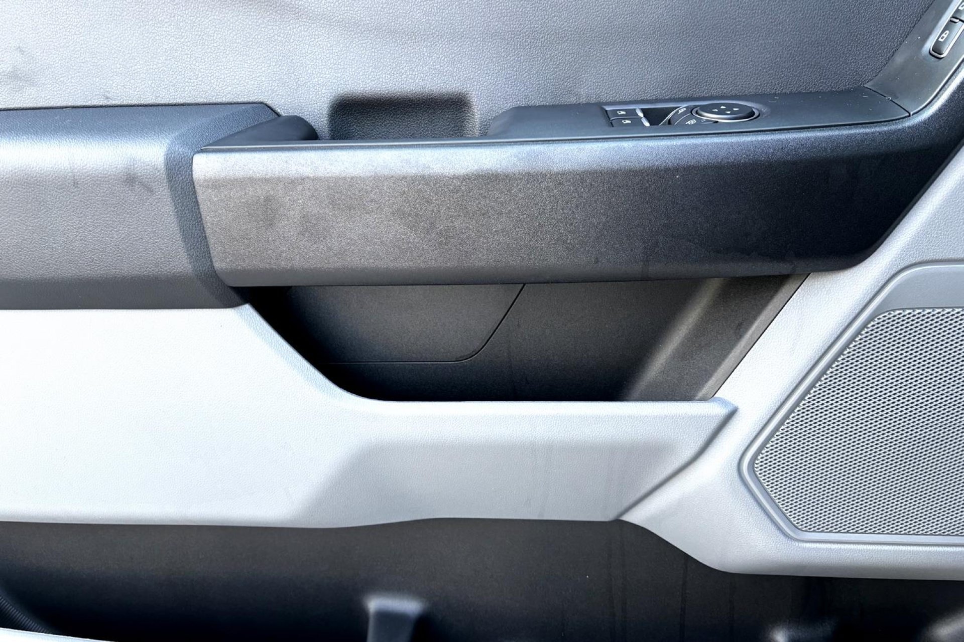 New 2025 Oxford White Ford XL image 24