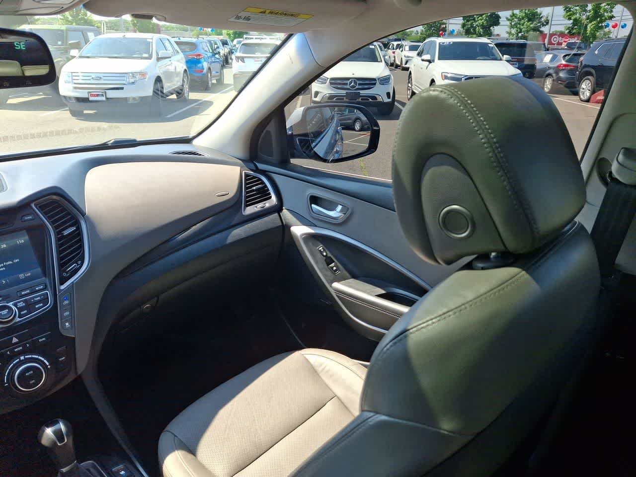 Used 2016 Circuit Silver Hyundai SE image 11