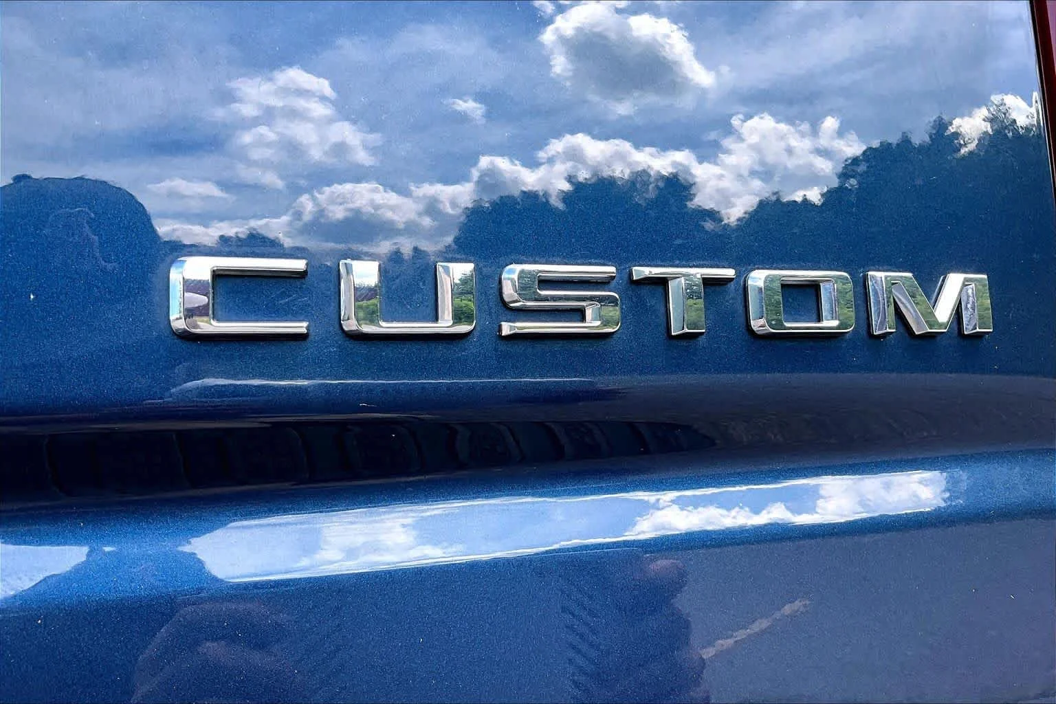 Used 2022 Northsky Blue Metallic Chevrolet Custom image 10