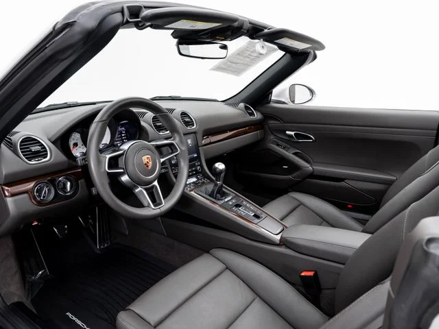 Certified Used 2017  Porsche S image 4