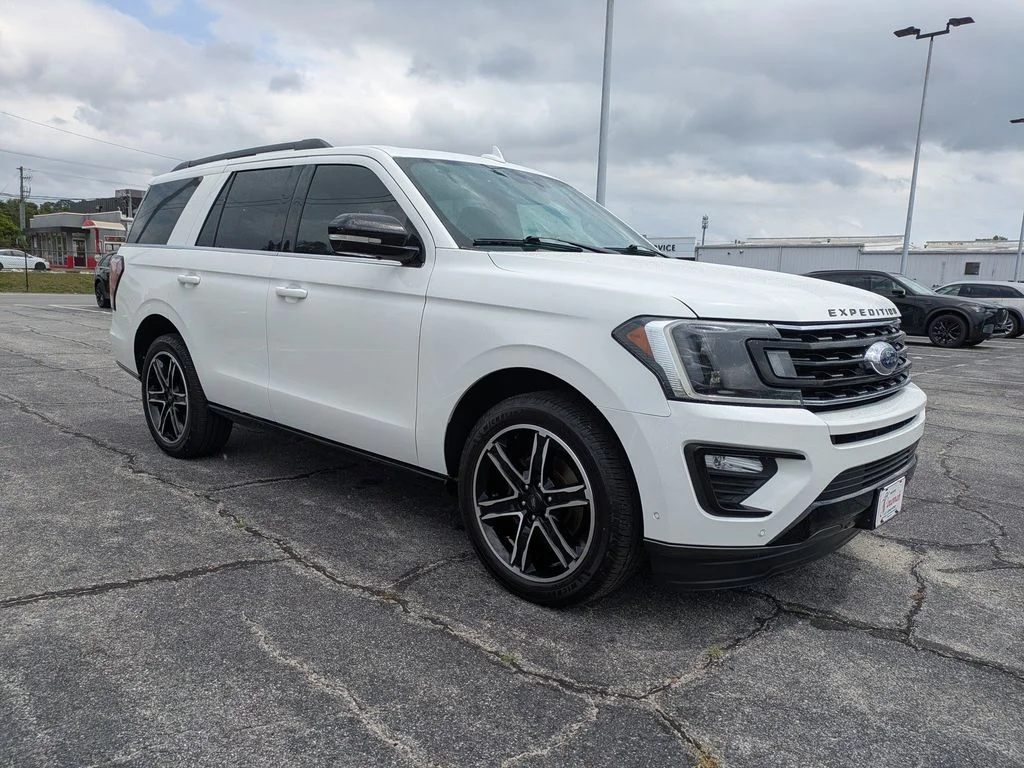 2021 Ford Expedition Limited's photo
