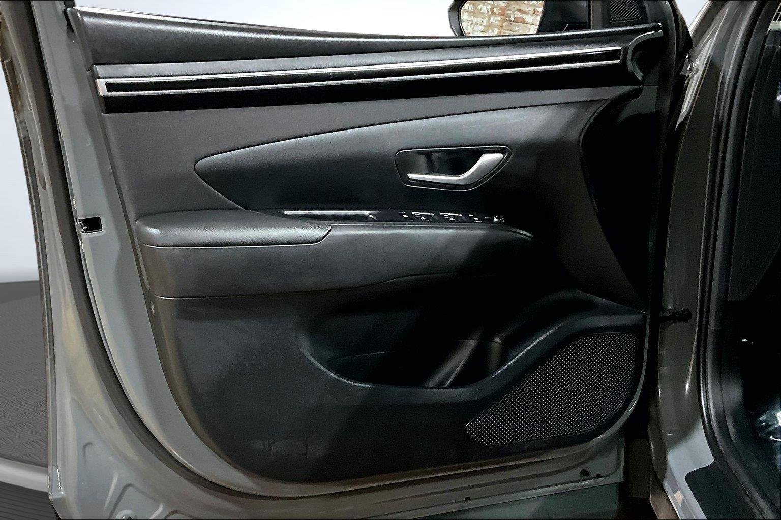 Used 2024 Hampton Gray Hyundai SEL image 24
