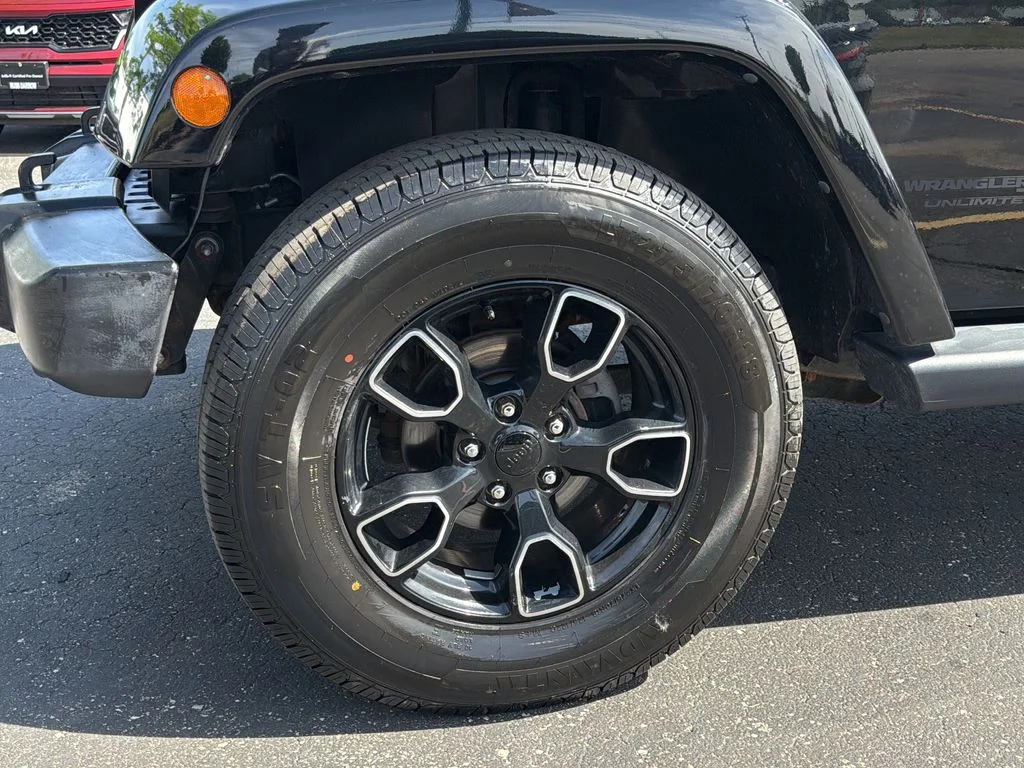 Used 2018 Black Jeep Unlimited Altitude image 9