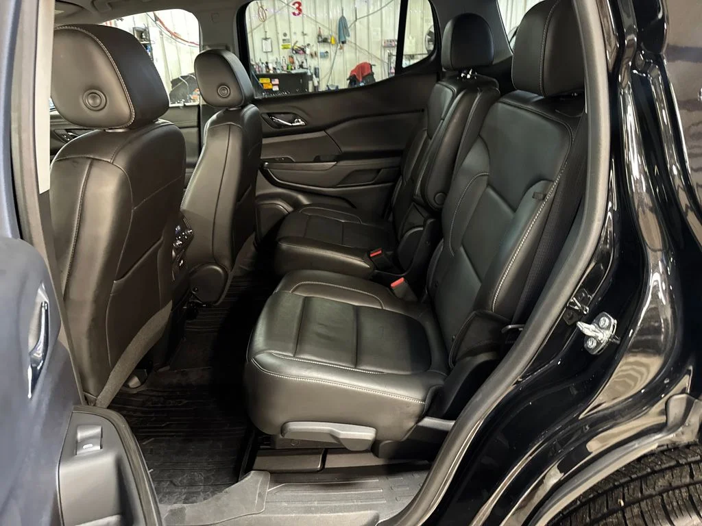 Used 2023 Black GMC SLT image 27