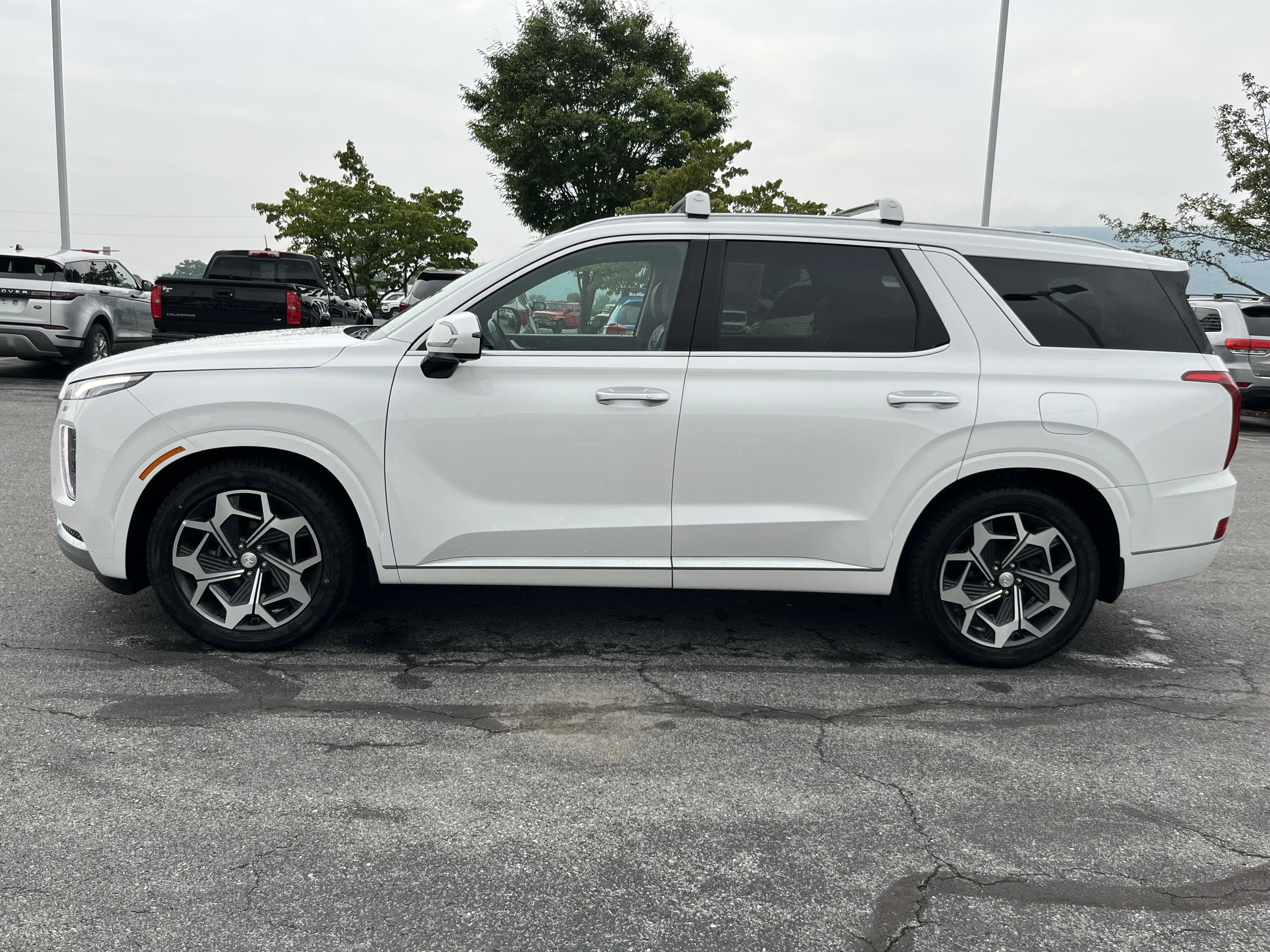 Used 2021 White Hyundai Calligraphy image 11