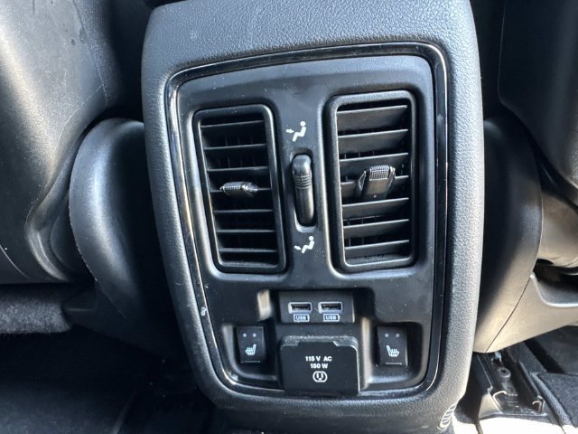Used 2019 Gray Jeep Limited image 33