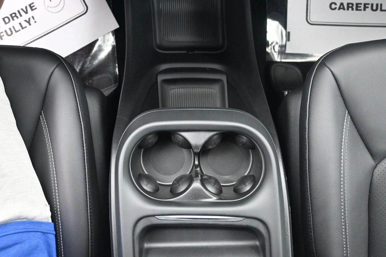 New 2027 Diamond Black Crystal Pearl-Coat Exterior Paint Chrysler Select image 30