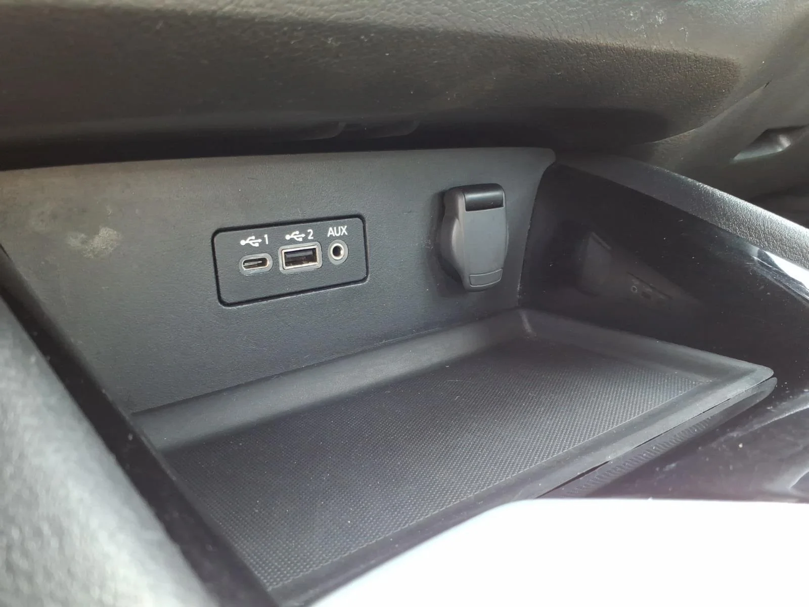 Used 2024 Gun Metallic Nissan 2.5 SV image 8