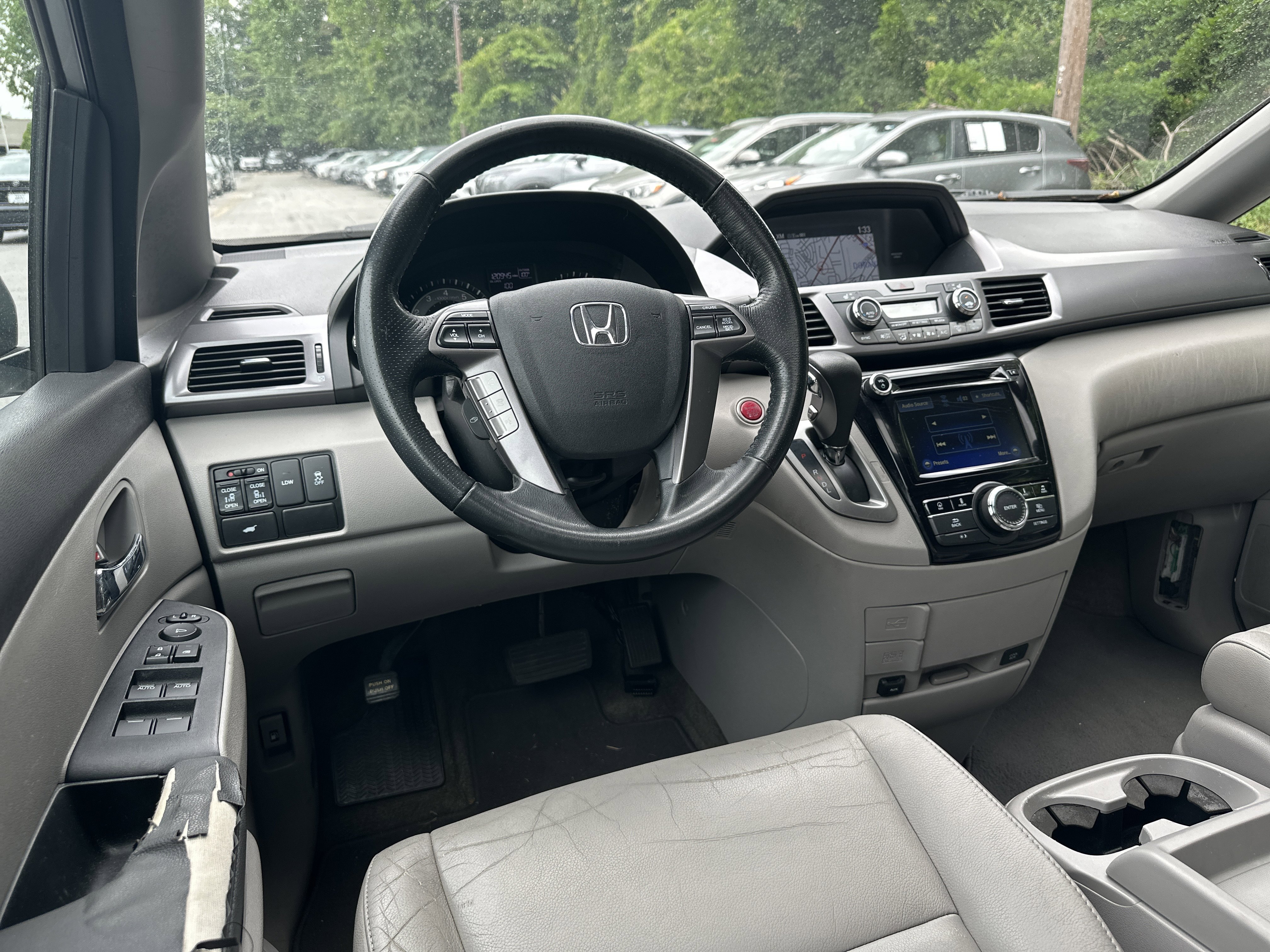 Used 2014 Alabaster Silver Metallic Honda EX-L image 28