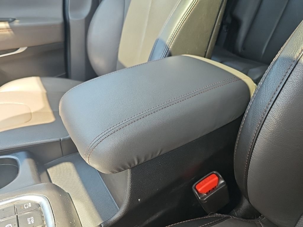 2020 Hyundai Santa Fe Limited - Photo 24