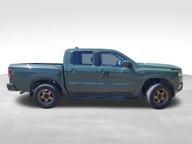 Used 2022 Green Nissan SV image 5