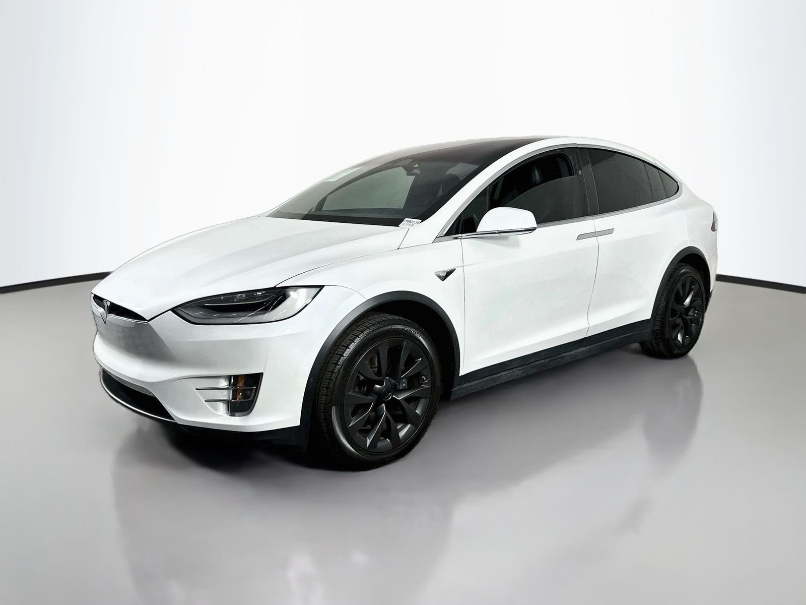 Used 2020 White Tesla Long Range image 3