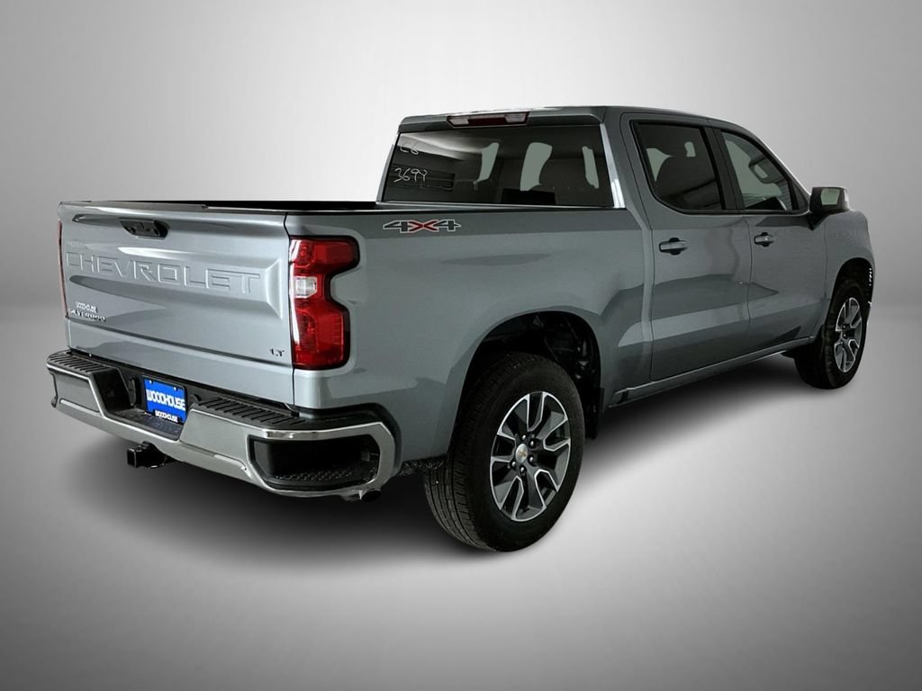 New 2026 Sterling Gray Metallic Chevrolet LT (2FL) image 5