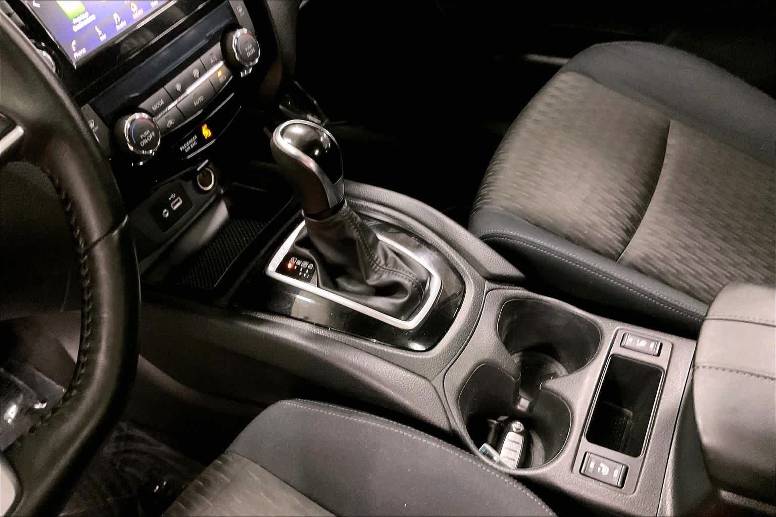 Used 2018 Magnetic Black Nissan SV image 17