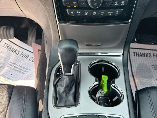 Certified Used 2019 White Jeep Overland image 20