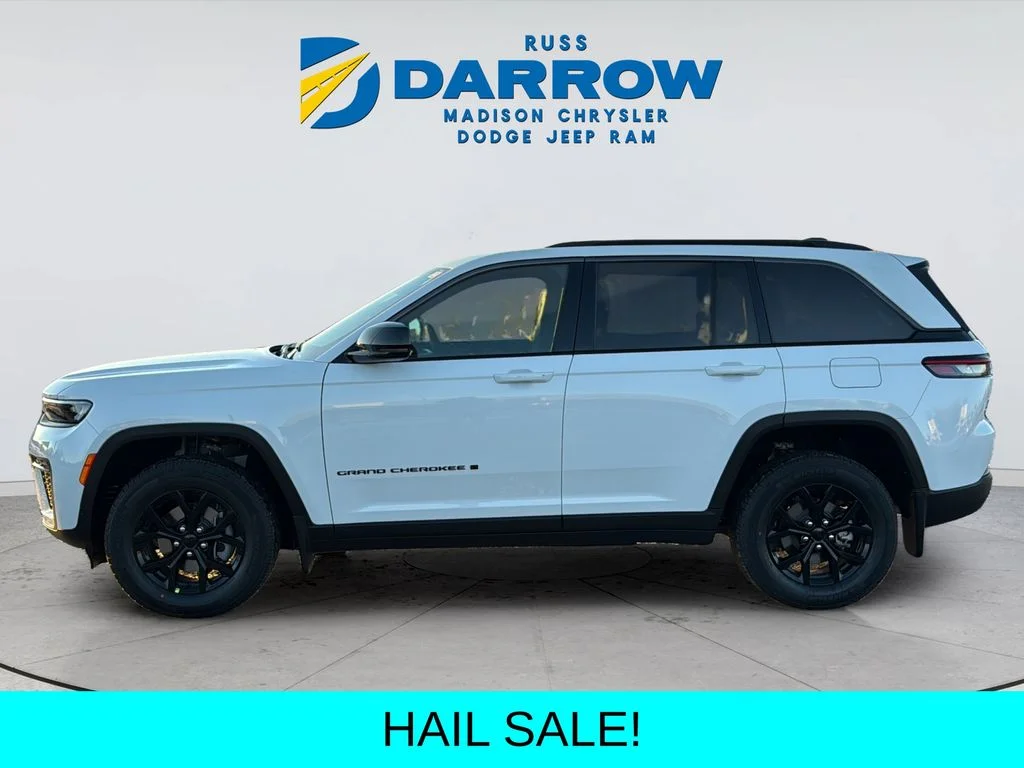 New 2026 White Jeep Altitude image 2