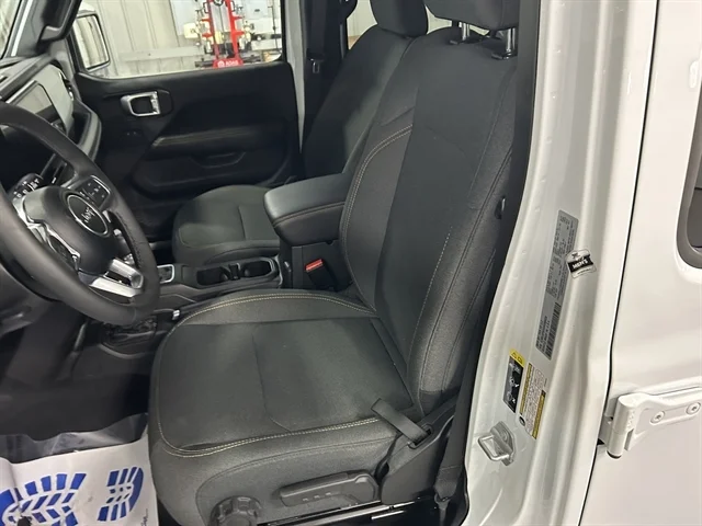 Used 2025 WHITE JEEP Backcountry image 15