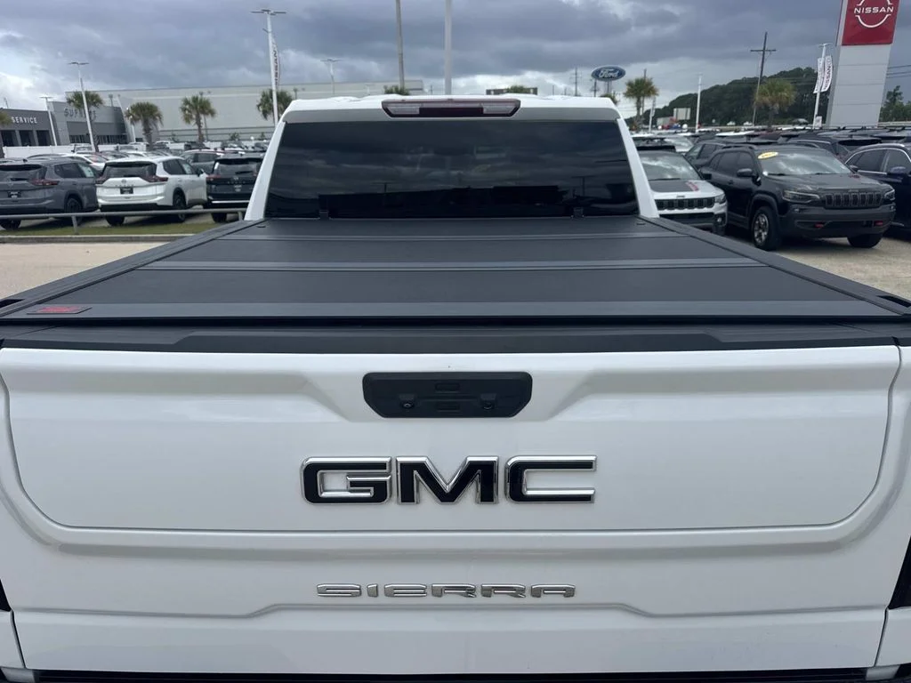 Used 2024 White GMC Elevation image 8