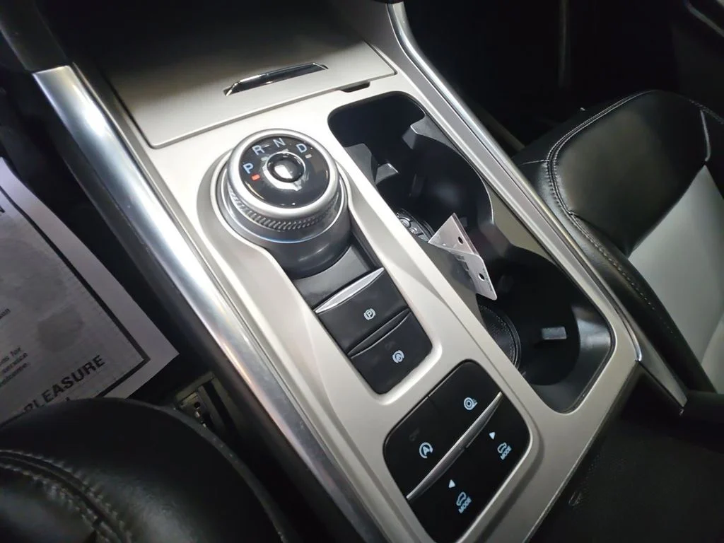 Used 2024 Black Ford XLT image 18