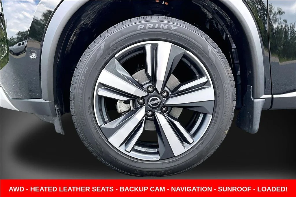 Used 2023 Black Nissan Platinum image 33
