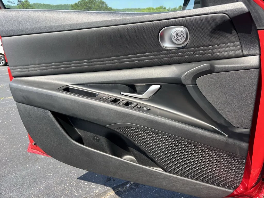 Used 2021 Red Hyundai SEL image 13