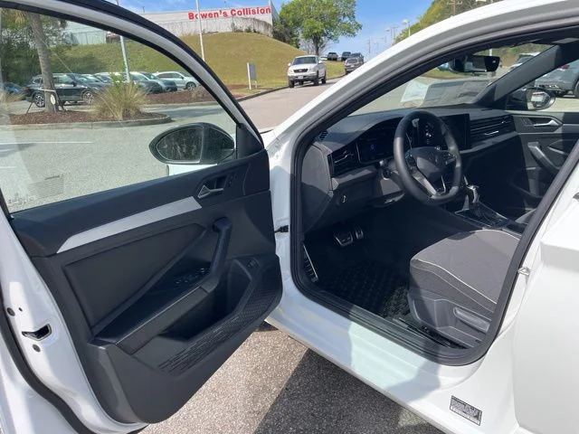 New 2026 White Volkswagen 1.5T Sport image 4