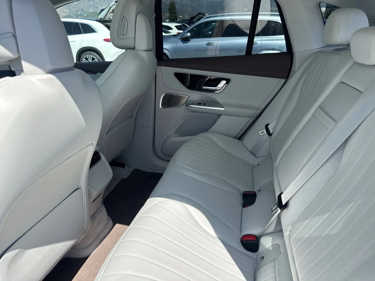 Certified Used 2023 Black Mercedes-Benz 500 SUV 4MATIC® Exclusive Trim image 9