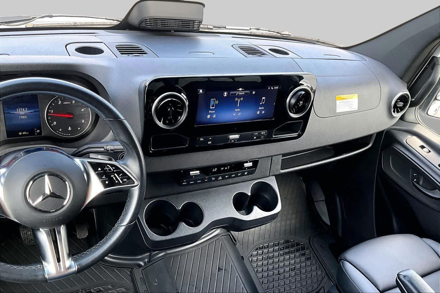 Used 2025 Arctic White Mercedes-Benz  image 7