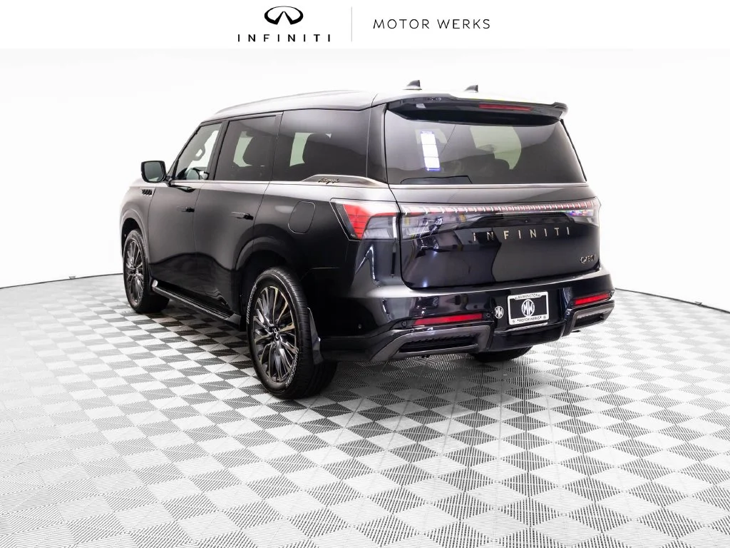 New 2027 Black INFINITI Autograph 4WD image 3