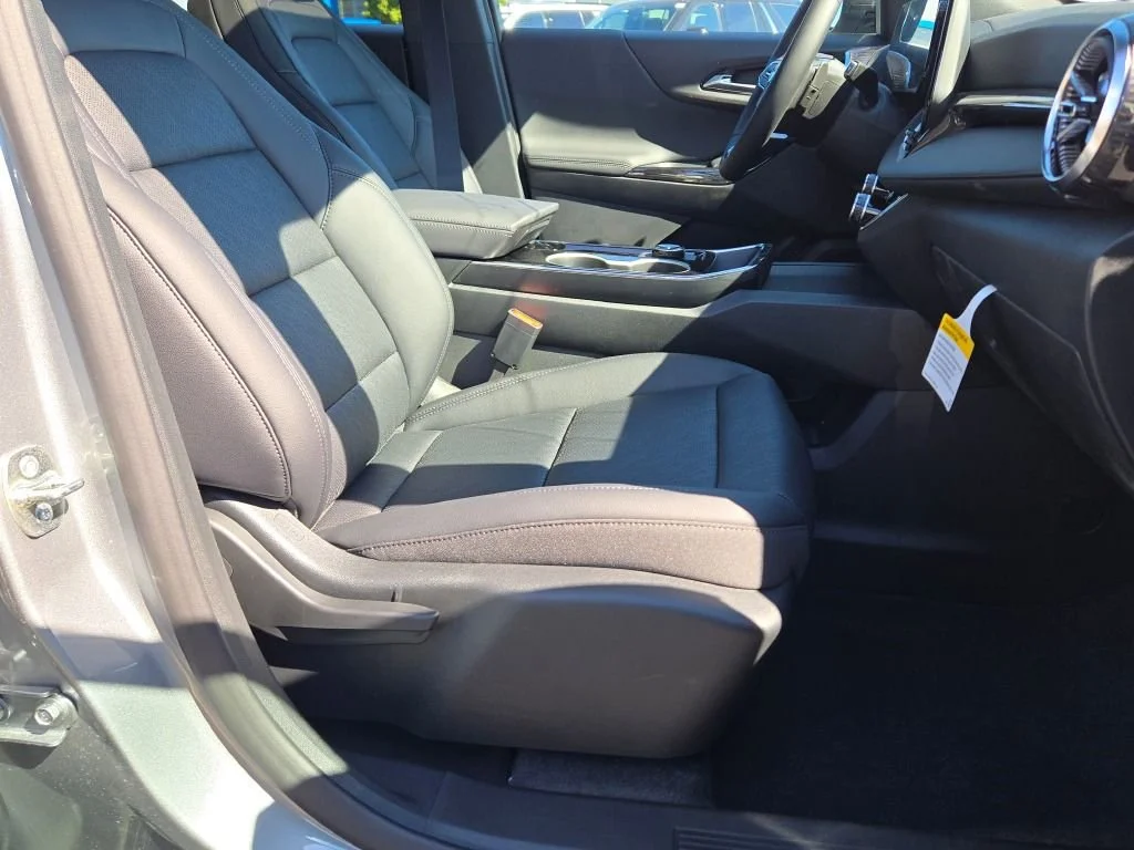 2026 Chevrolet Equinox LT - Photo 6
