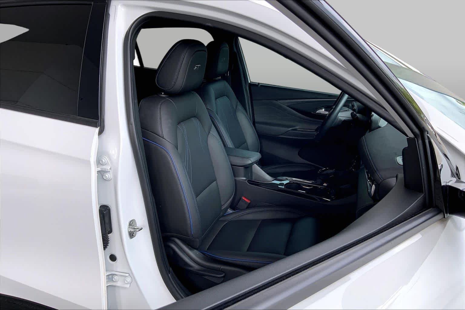 Used 2024 Summit White Buick Sport Touring image 9