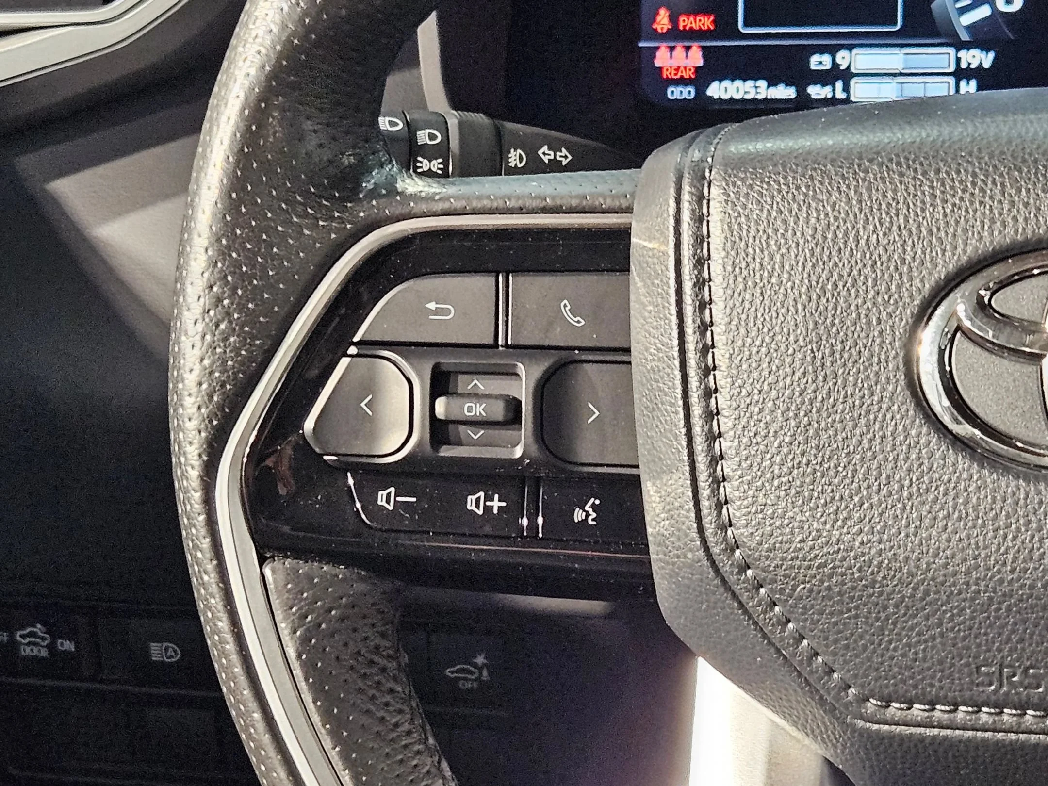 Used 2022 Wind Chill Pearl Toyota Platinum image 28