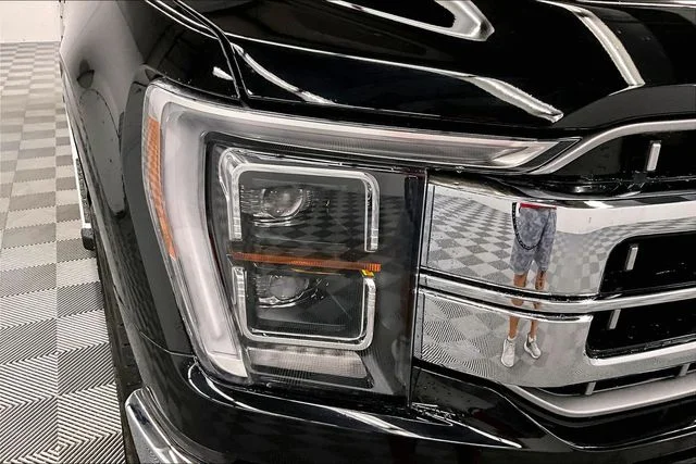 Used 2023 Agate Black Metallic Ford Lariat image 35