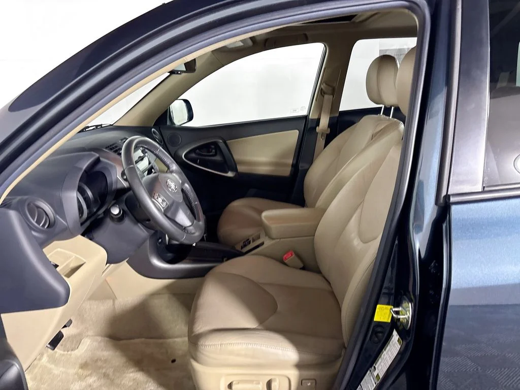 Used 2011 Green Toyota Limited image 11
