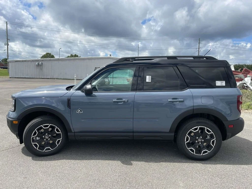 New 2025 Azure Gray Metallic Tri-Coat Ford Outer Banks® image 6