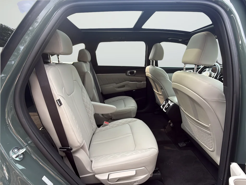Used 2025 Green Kia SX Prestige image 25