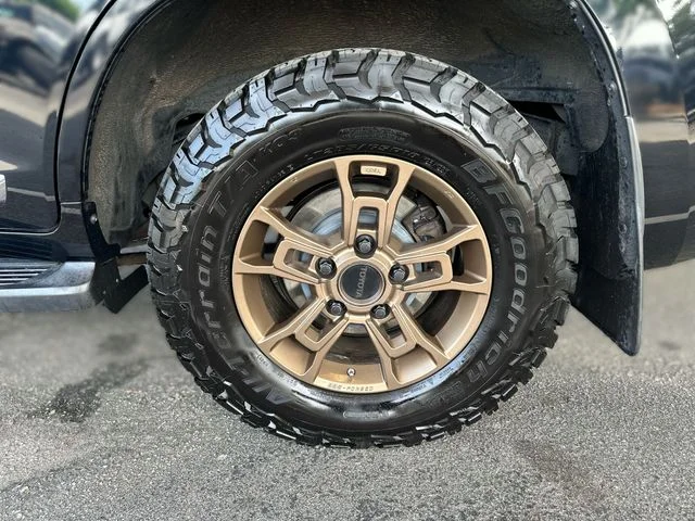 Used 2017 Black Toyota  image 10