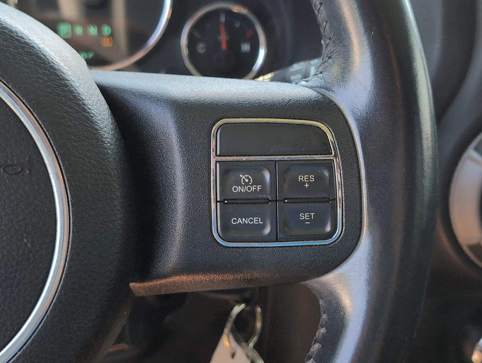 Used 2013 Gecko Pearl Jeep Sport image 29