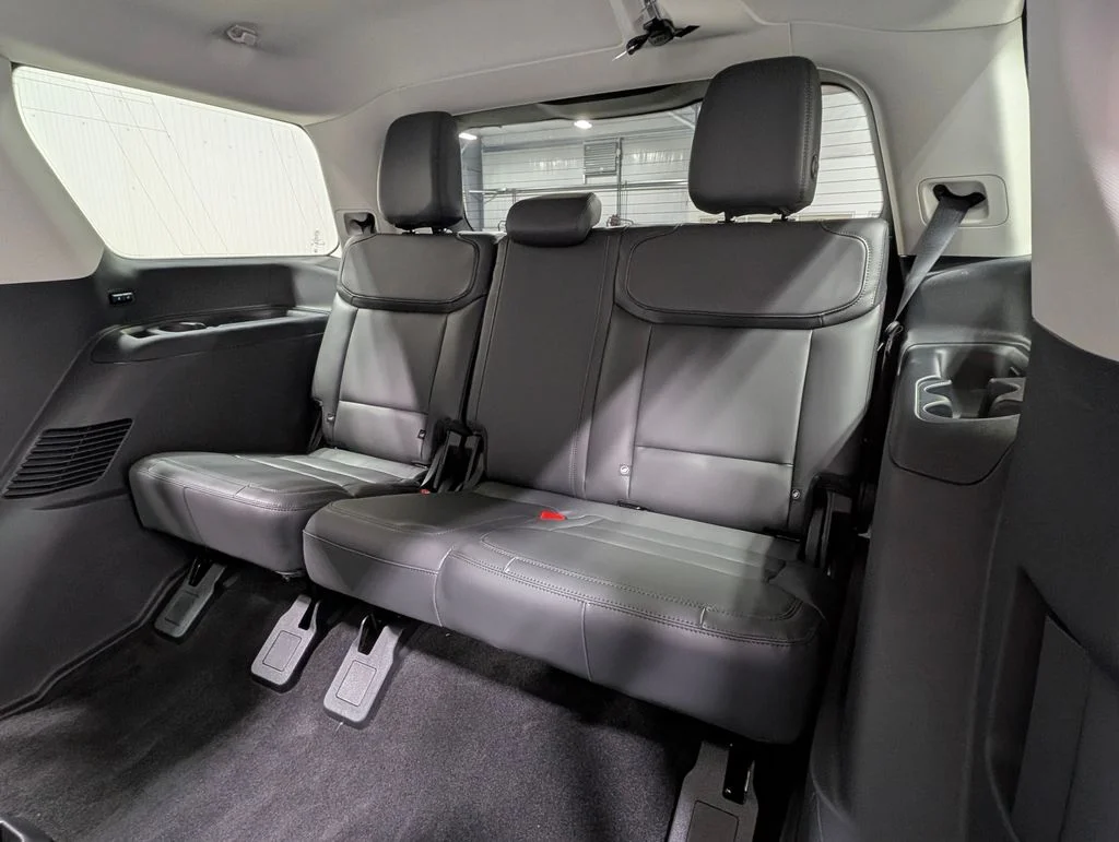 New 2027 Glacier Gray Metallic Tri-Coat Ford Active image 16