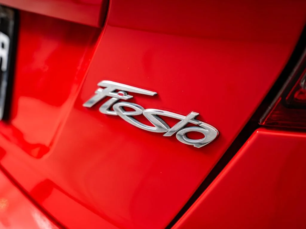 Used 2015 Race Red Ford SE image 15
