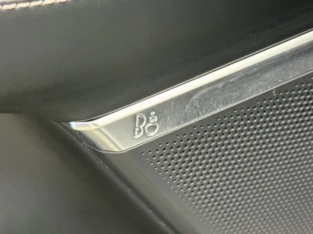 Used 2025 White Metallic Ford Platinum image 19