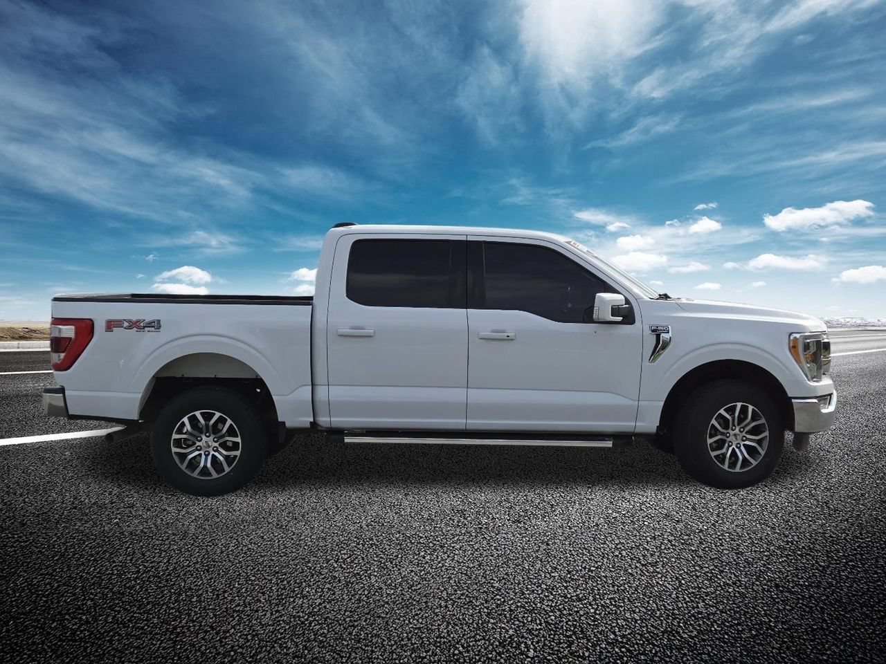 Used 2022 White Ford XL image 22