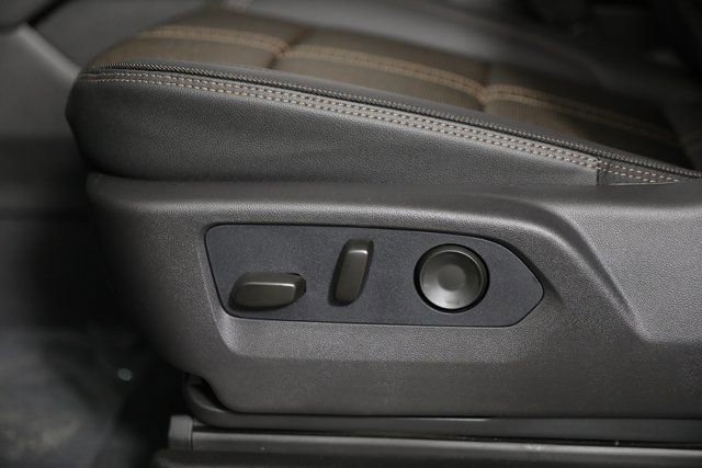 2026 Chevrolet Suburban High Country - Photo 17