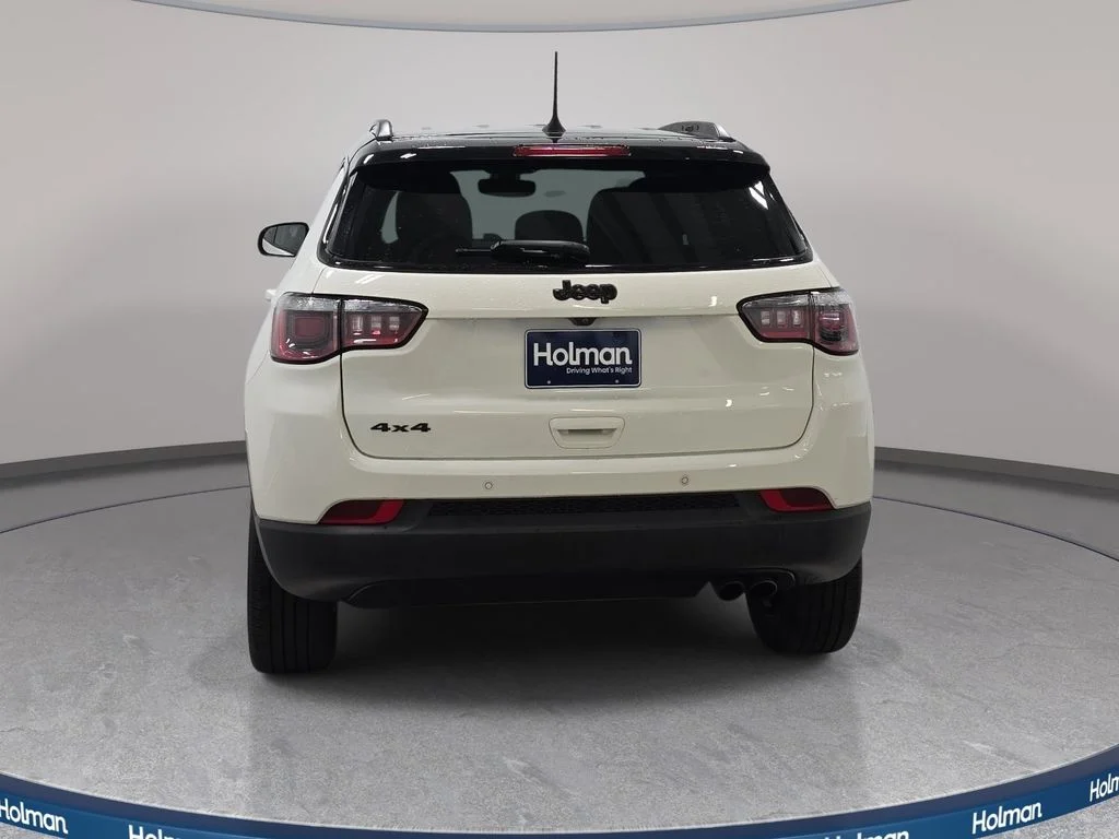 Used 2019 White Clearcoat Jeep Latitude image 7