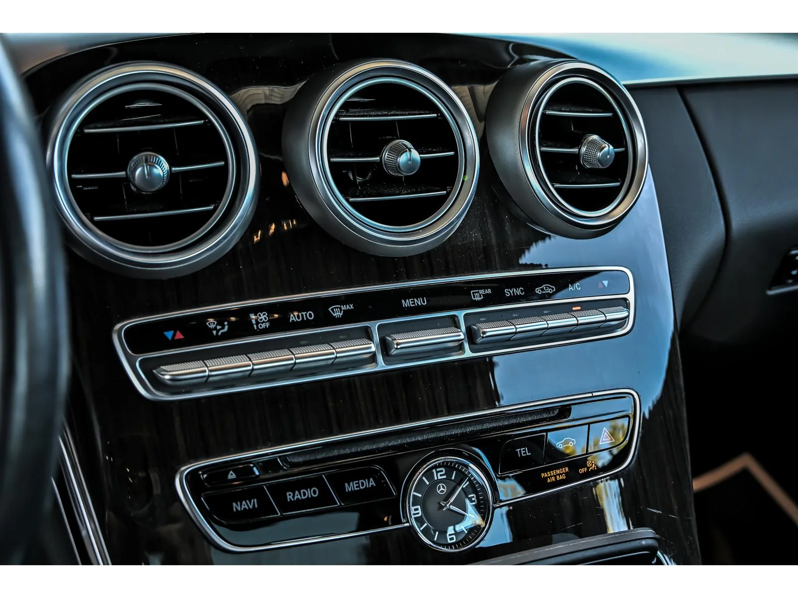 Used 2018 White Mercedes-Benz C 300 4MATIC® image 20