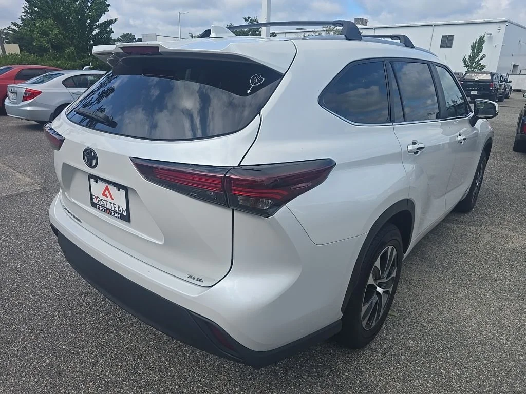 Used 2024 Beige Toyota XLE image 5